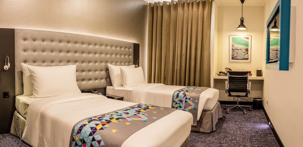 Fairway Colombo - Sri Lanka's First Hotel With Robot Technology Superior Twin Room 5