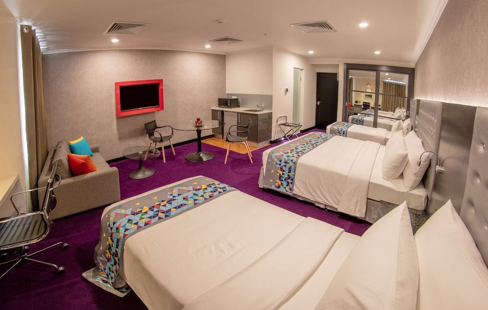 Deluxe Family Room