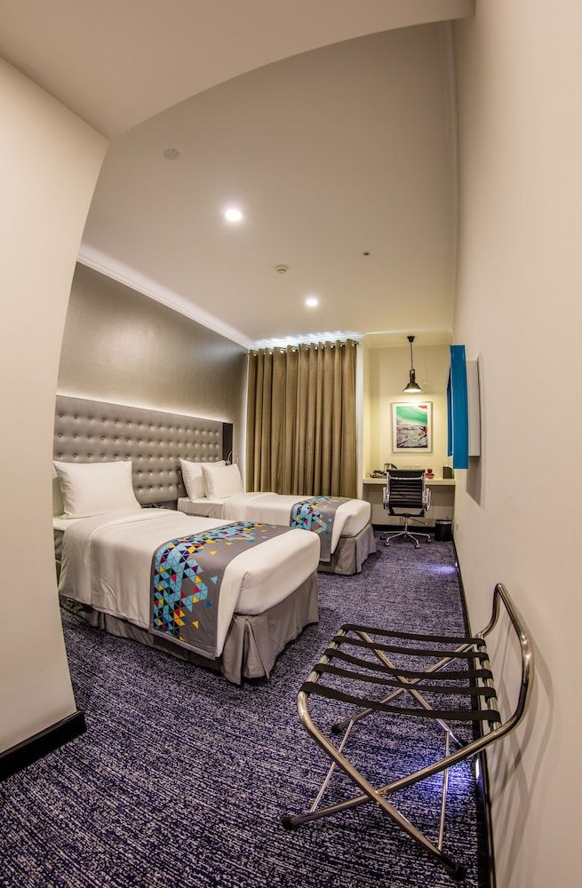 Fairway Colombo - Sri Lanka's First Hotel With Robot Technology Superior Twin Room 6