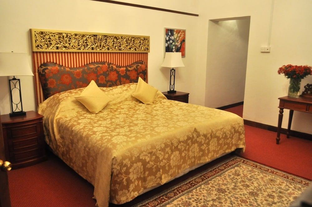 Royal Cocoon Deluxe Double Room, 1 King Bed, Accessible, Garden View 2