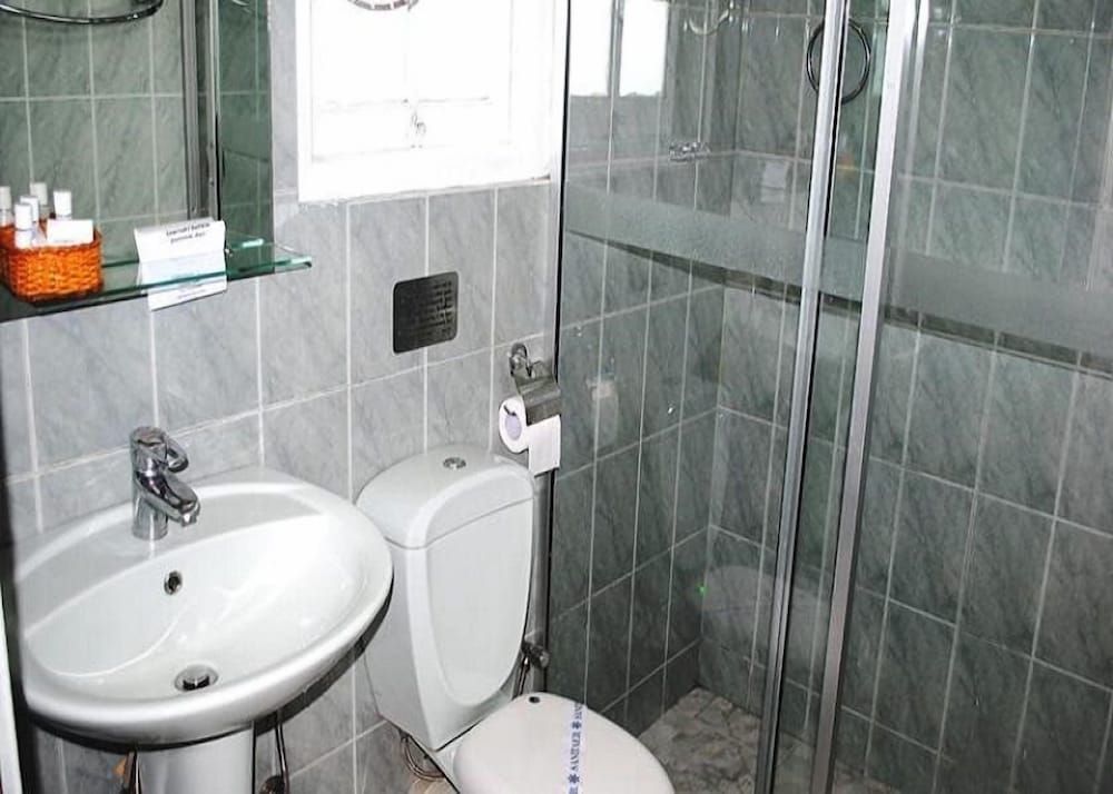 undefined Binota Hotel 4