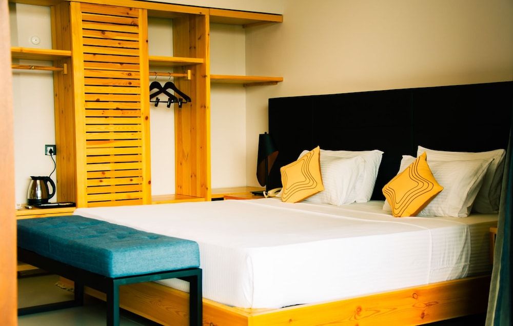 Deluxe Double Room, Pool View