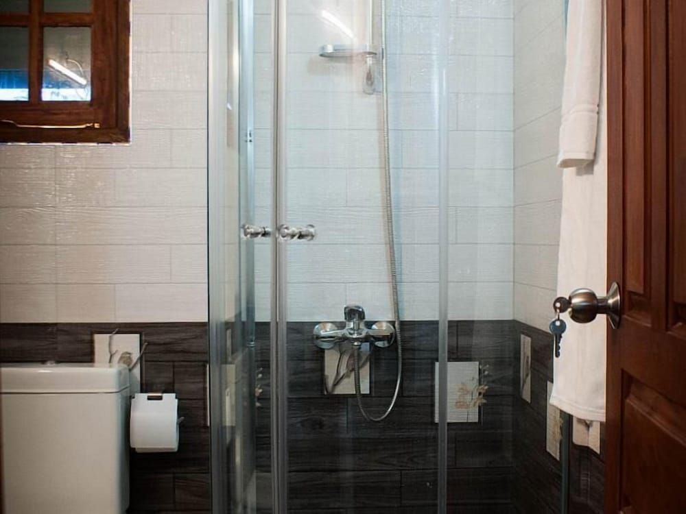 Vista Thilina Standard Room 4