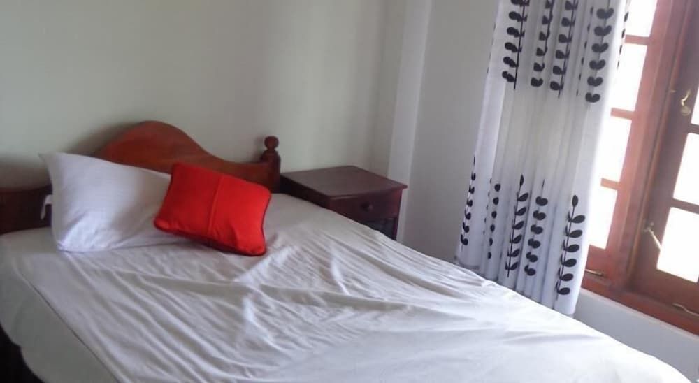 Vista Thilina Standard Room 2