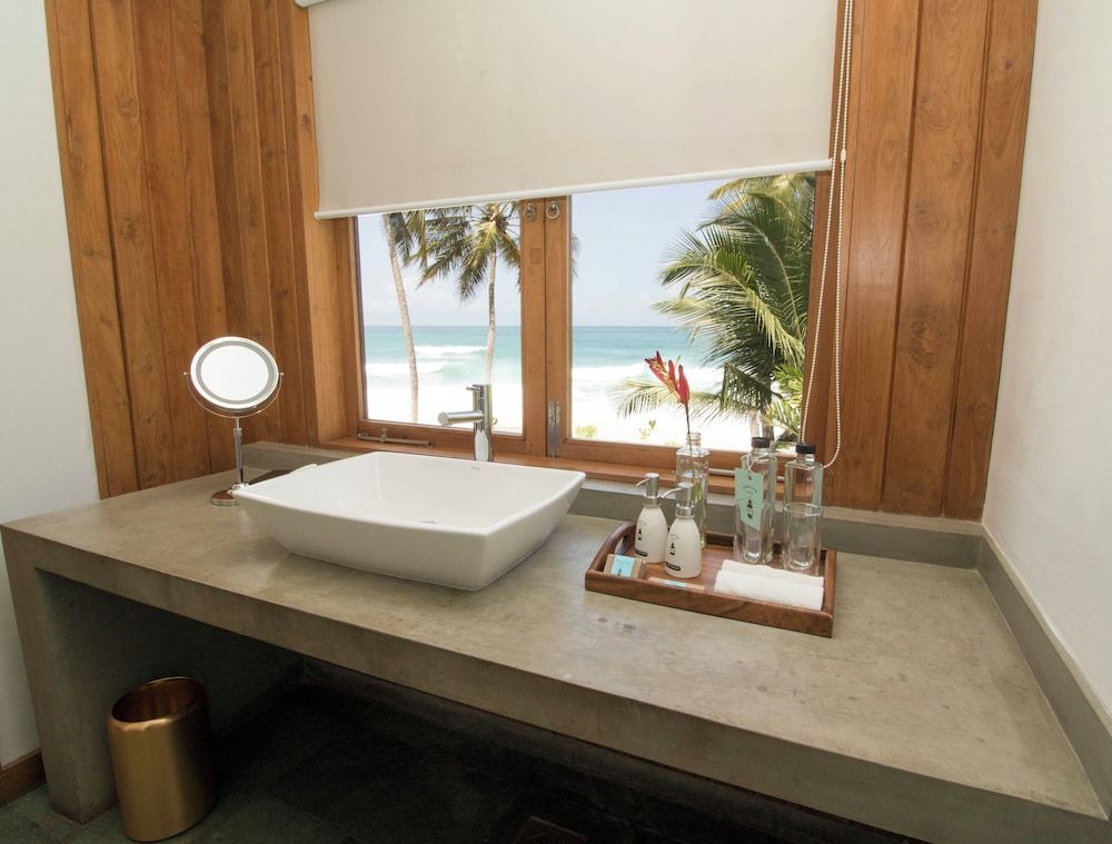 Ubuntu Beach Villas By Reveal Superior Room, Ocean View 3