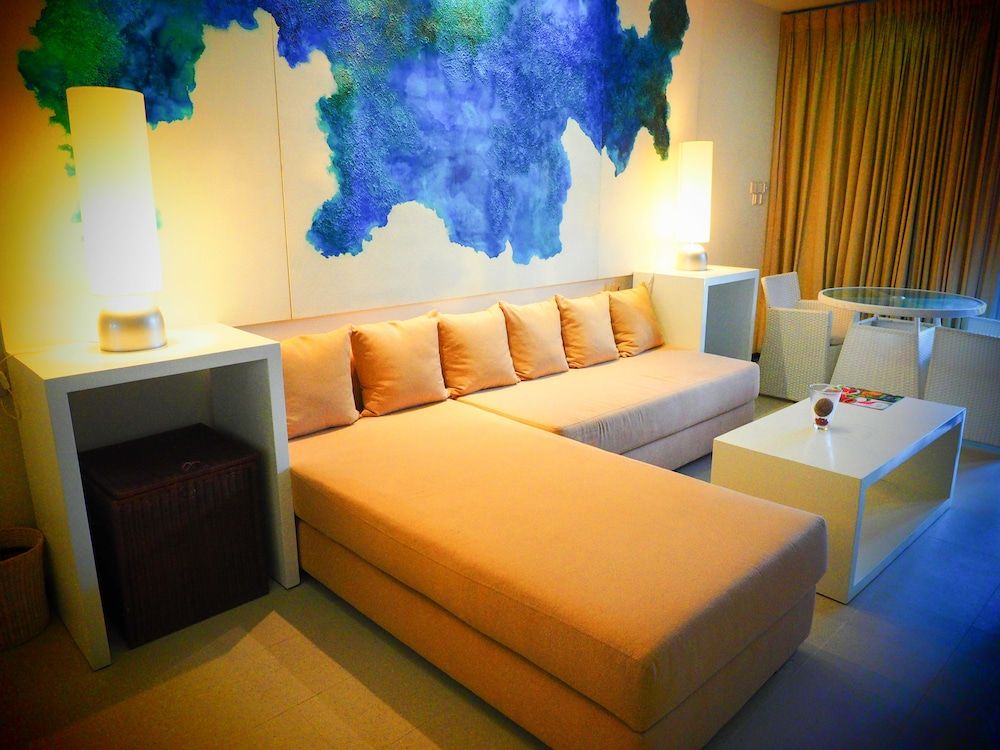 Rose Petal Suite With Plunge Pool