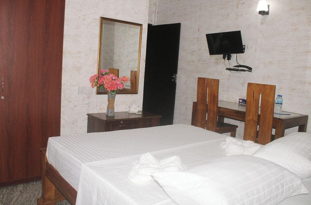 Hillstreet Villa Standard Double Room (with Fan) 3
