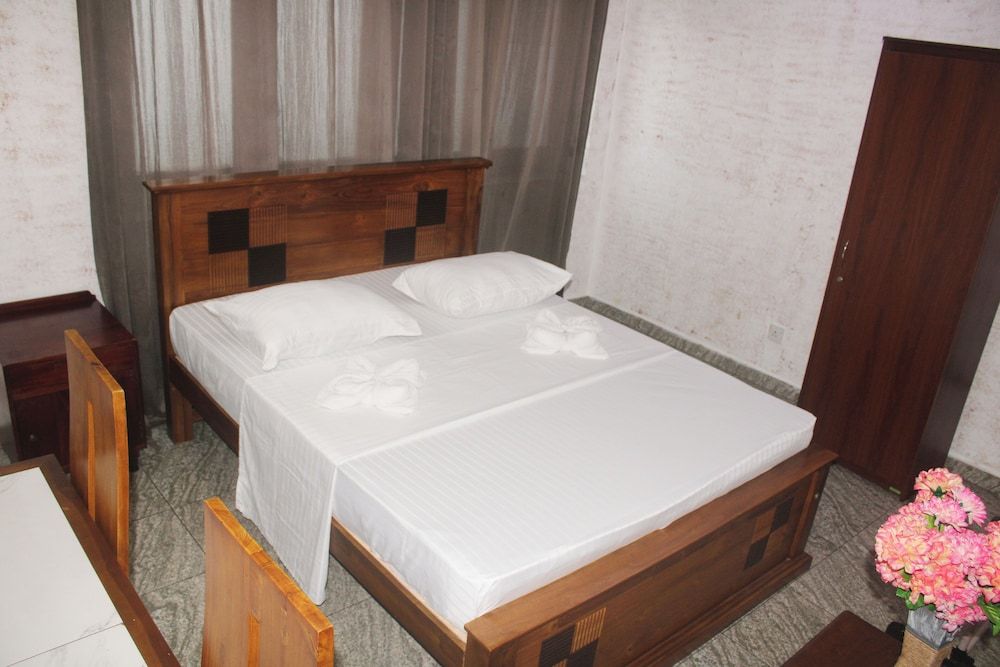 Hillstreet Villa Standard Double Room (with Fan) 2