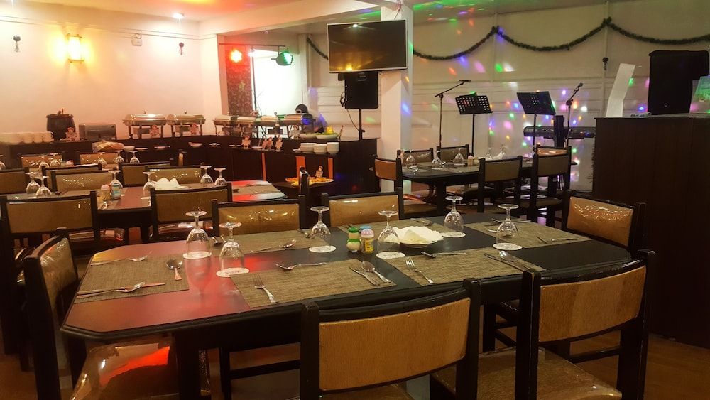 undefined Hotels JoJos 5