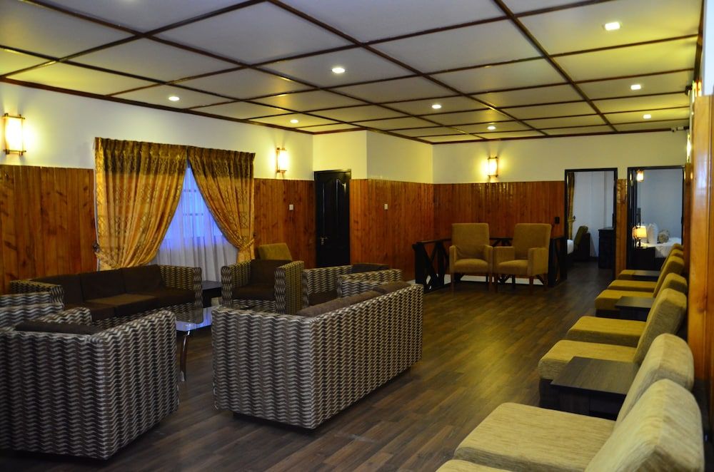 undefined Hotels JoJos 9