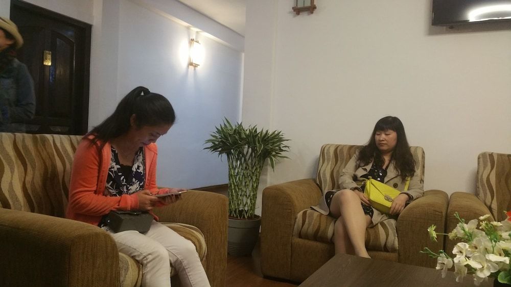 undefined Hotels JoJos 7