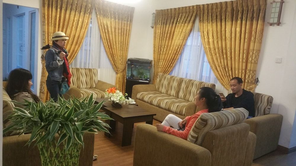 undefined Hotels JoJos 8