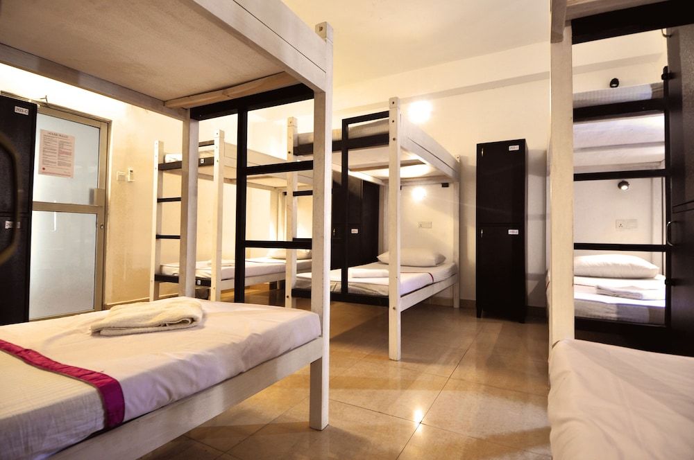 Shared Dormitory, Women only