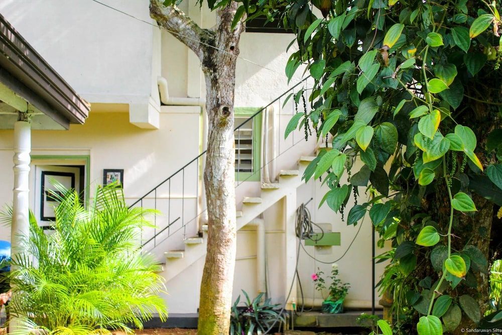 undefined Anne's Maisonnette 2