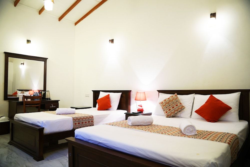 Moon Hills Hotel Family Room 3