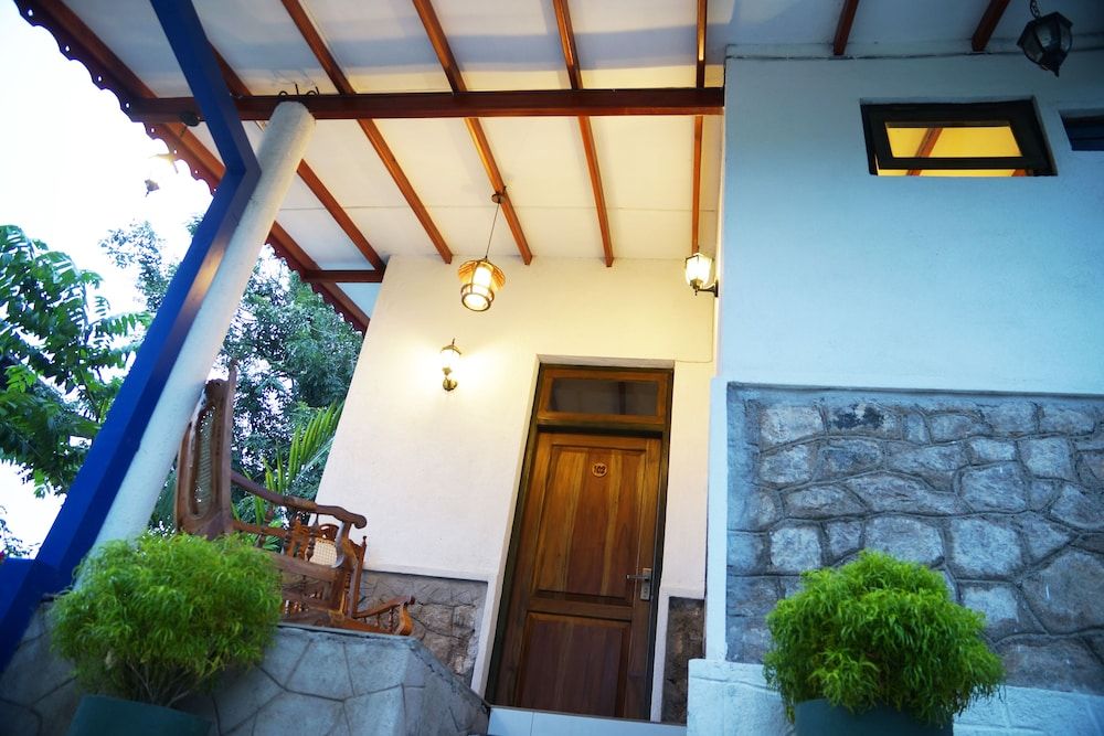 undefined Moon Hills Hotel 5