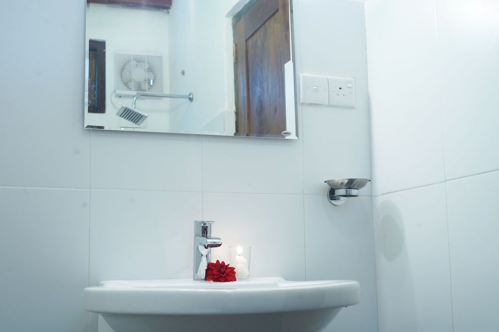 Moon Hills Hotel Standard Room without AC 7