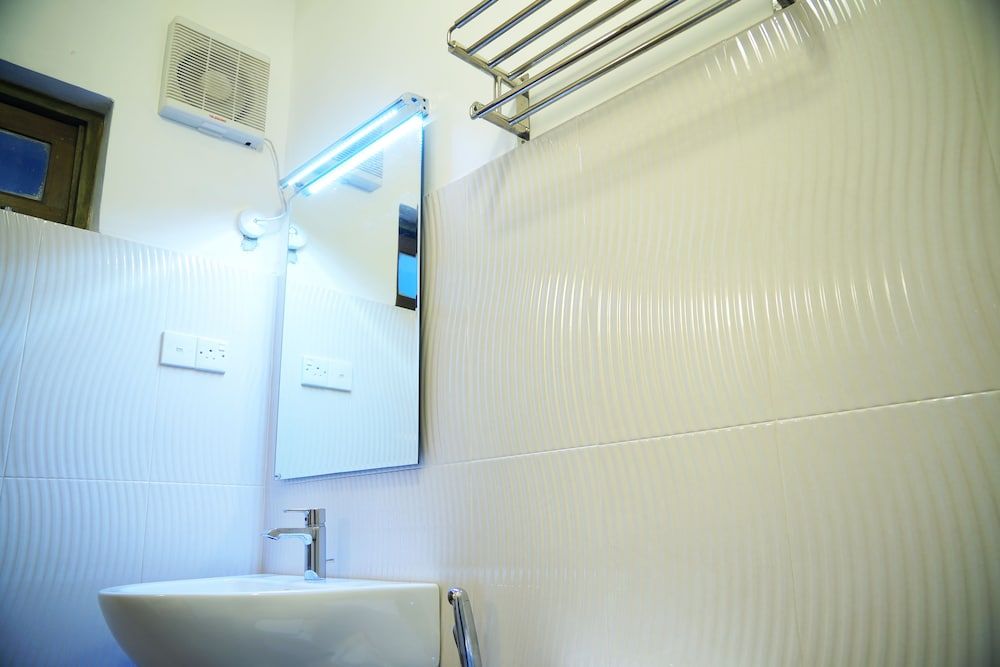 Moon Hills Hotel Family Room 7