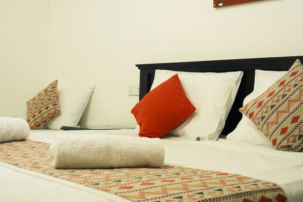 undefined Moon Hills Hotel 8