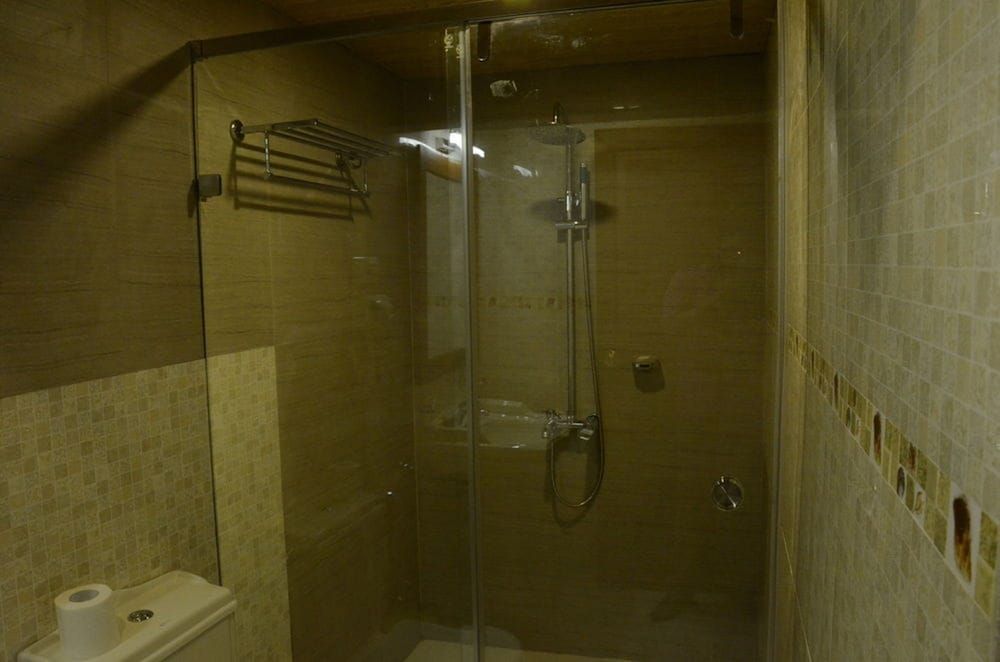 Heaven Seven Kandy Deluxe Double Room 7