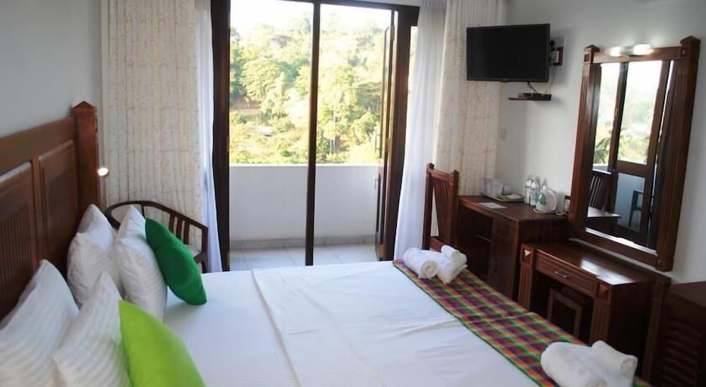 undefined Hotel Yo 10