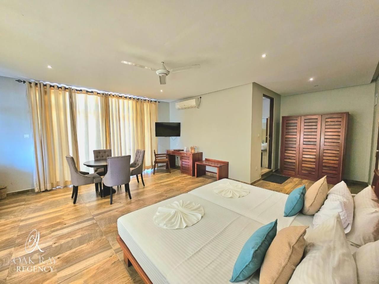 undefined Oak Ray Regency Hotel 7