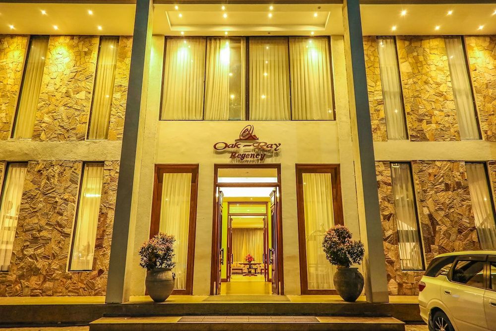 undefined Oak Ray Regency Hotel 3