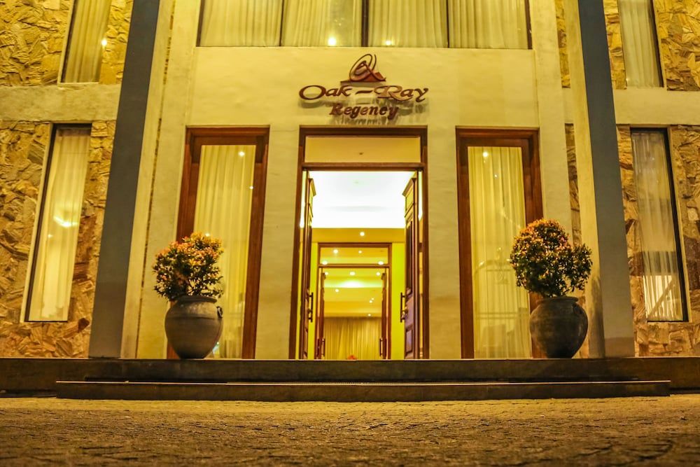 undefined Oak Ray Regency Hotel 6