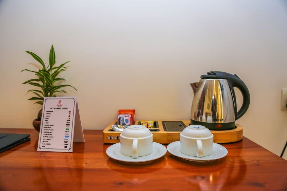 Oak Ray Regency Hotel Deluxe Room 6