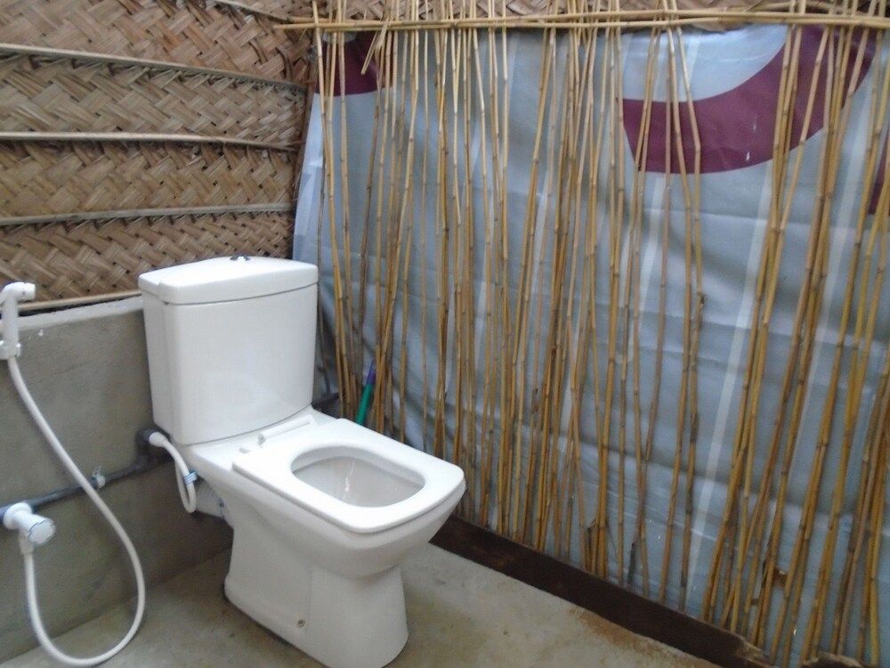 Basic Double Room, 1 Bedroom, Private Bathroom, Canal View