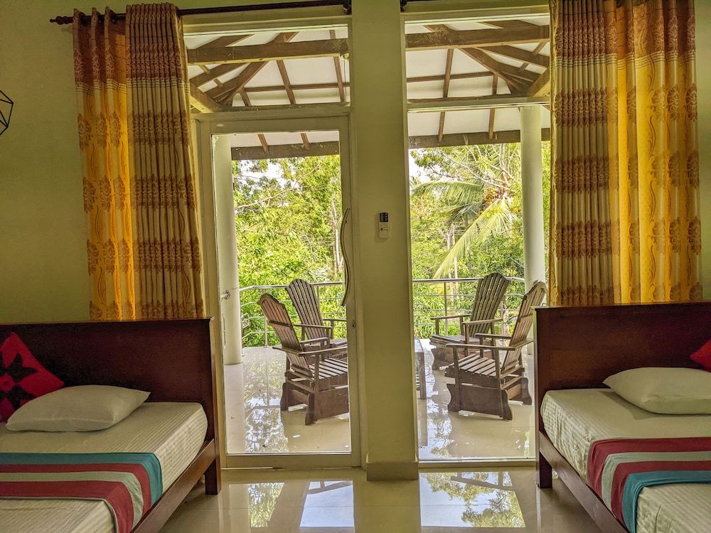 Sigiri Choona Lodge Superior room with private balcony AC 5