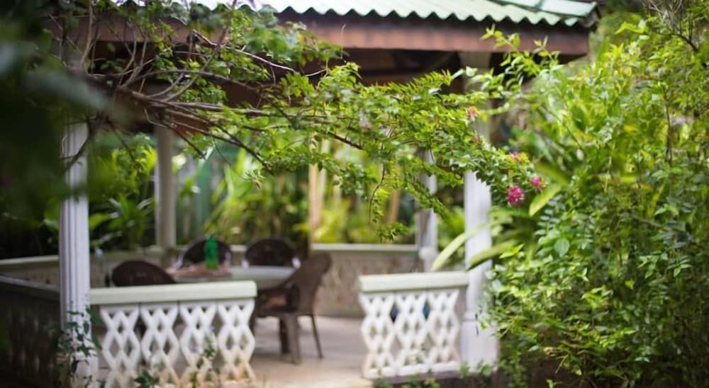 undefined Leijay Garden Retreat 6