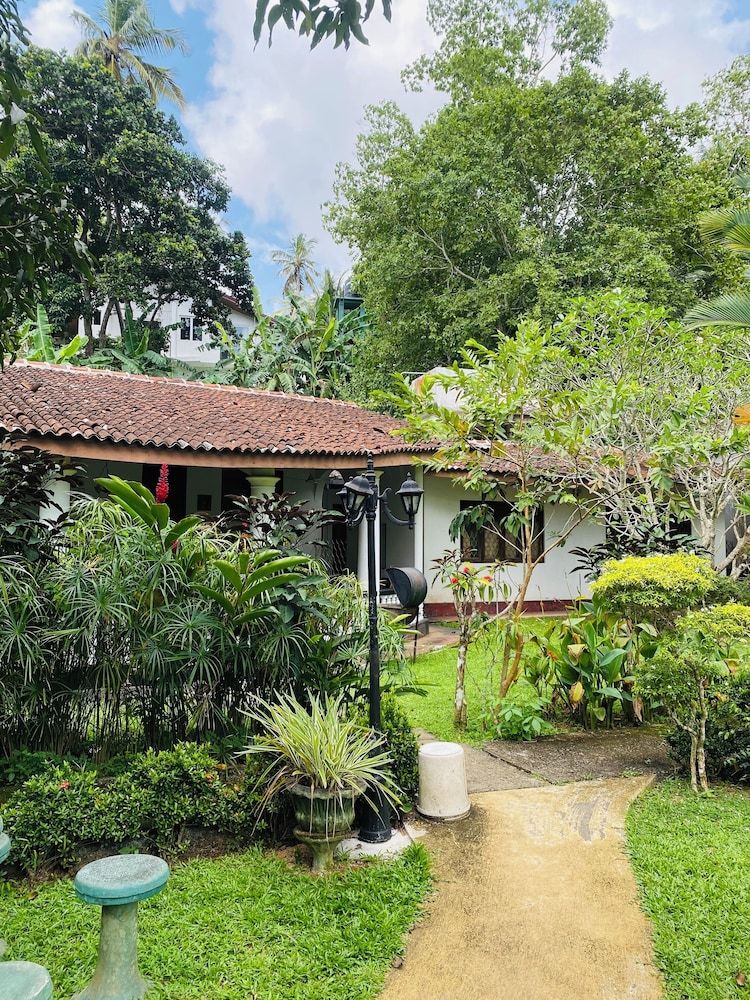 undefined Leijay Garden Retreat 7