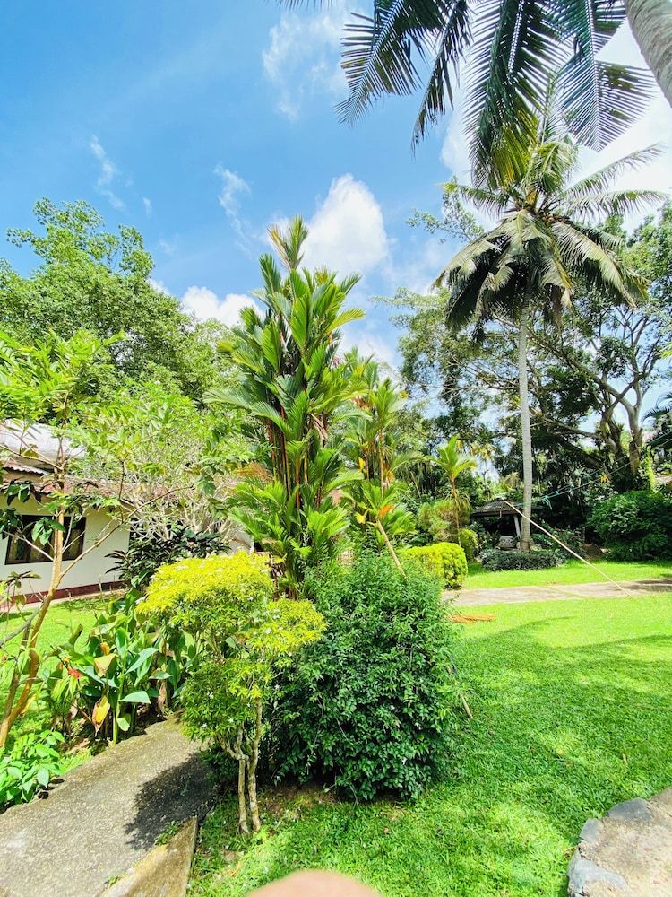 undefined Leijay Garden Retreat 5