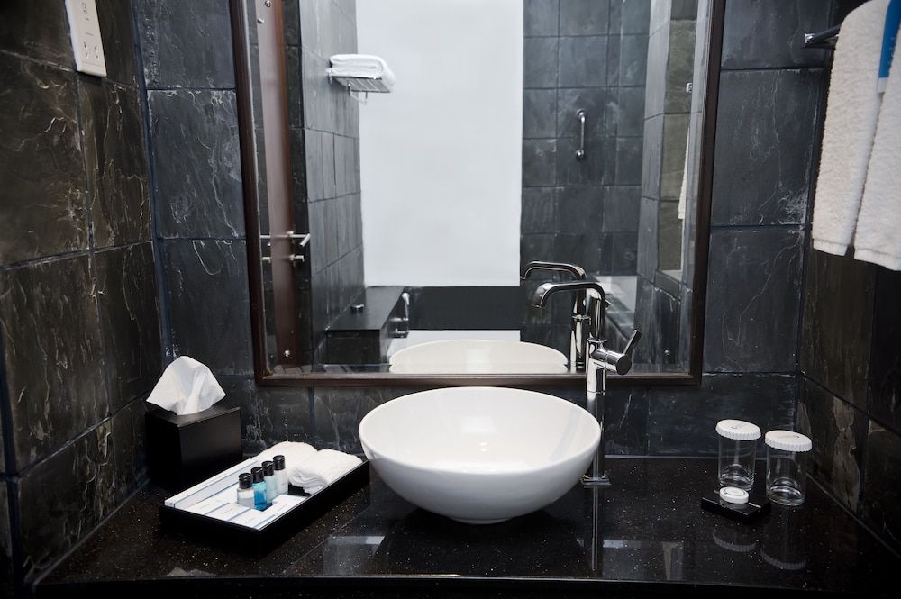 undefined Ocean Edge Suites & Hotel Colombo 6