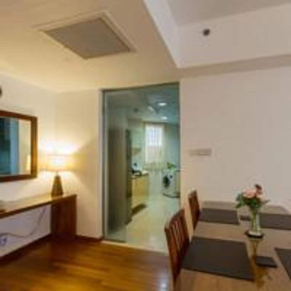 undefined Sea View Luxury Monarch Apartment 6