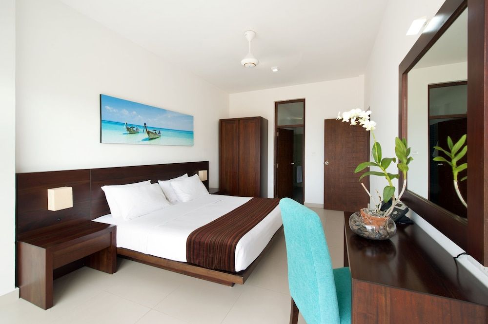 Luxury Apartment, 2 Bedrooms, Connecting Rooms, Beachfront