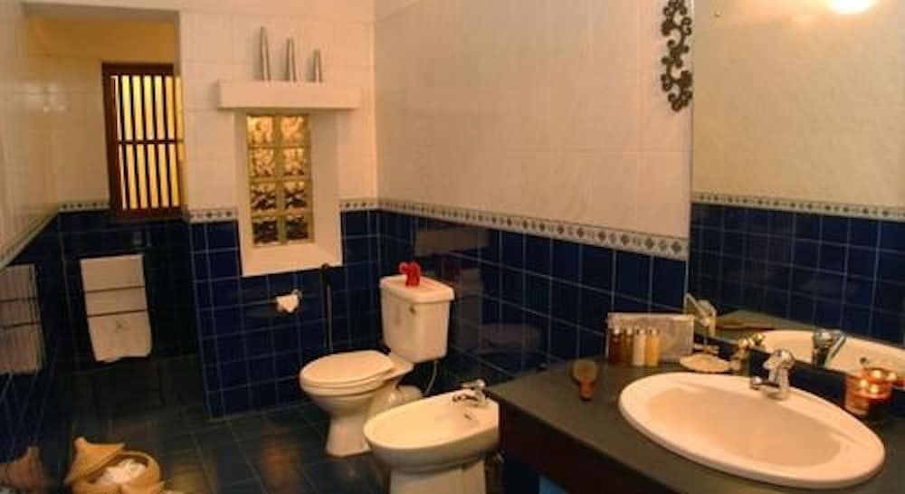 Villa Capers Signature Room, 1 Queen Bed, Pool Access 3