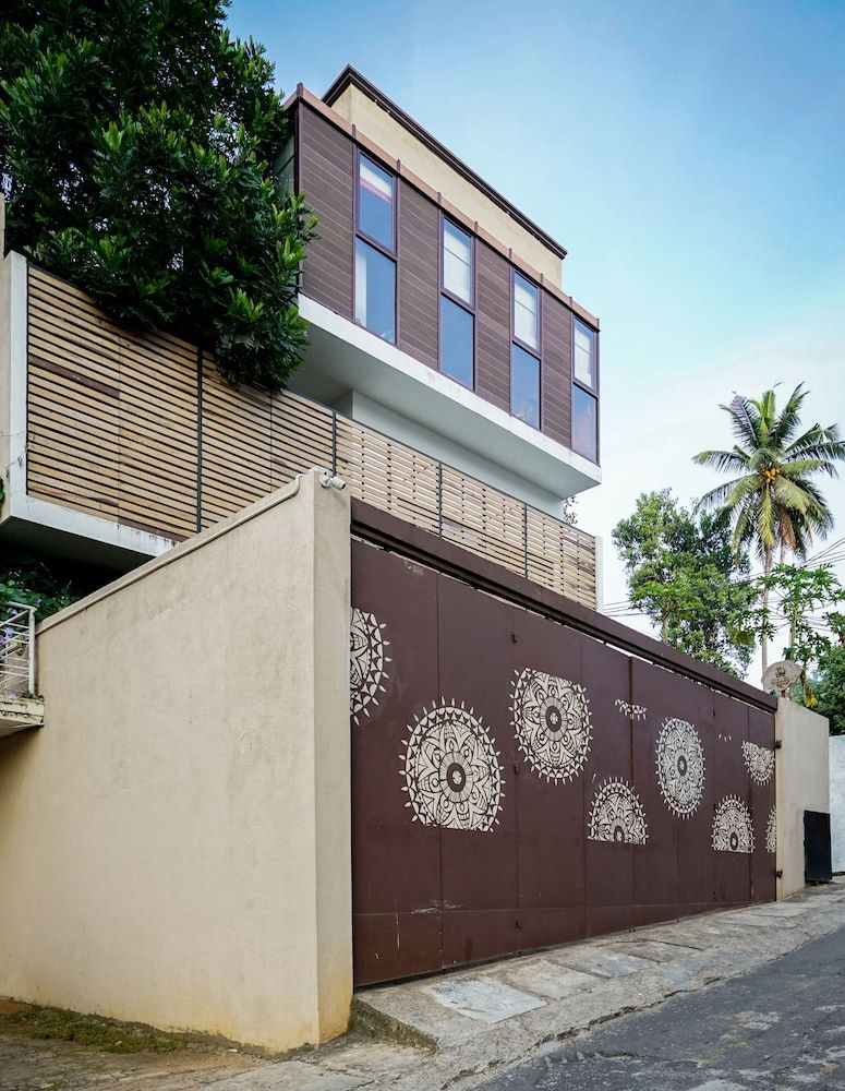 undefined Atelier Kandy 8