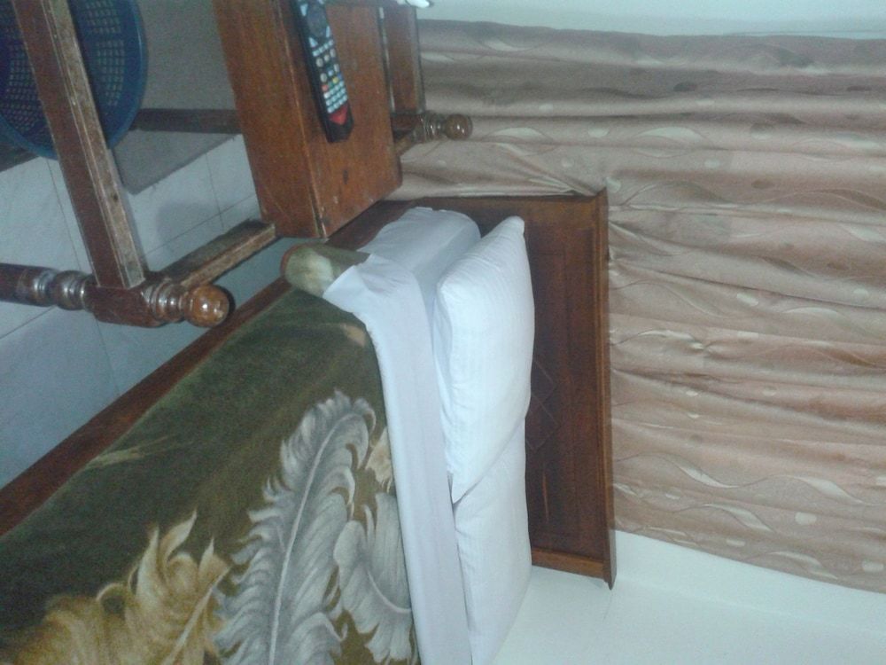 undefined New Tour Inn 3