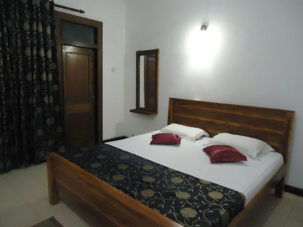 Flower Seven Hotel Double NON  AC Room 2