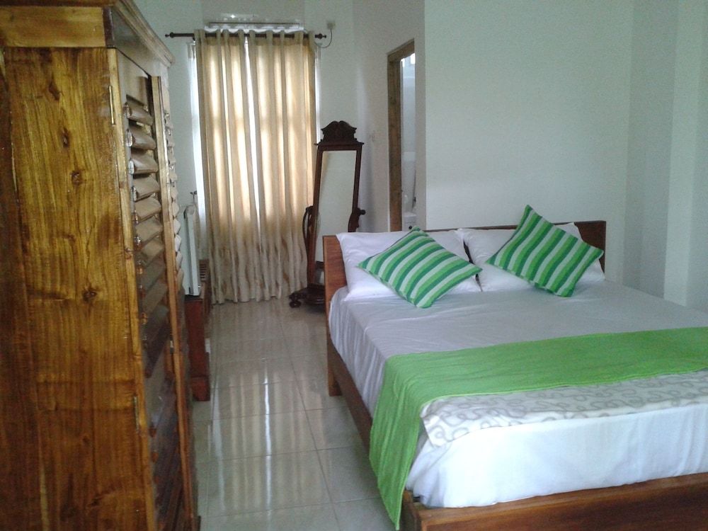 undefined Cinnamon Heights 8