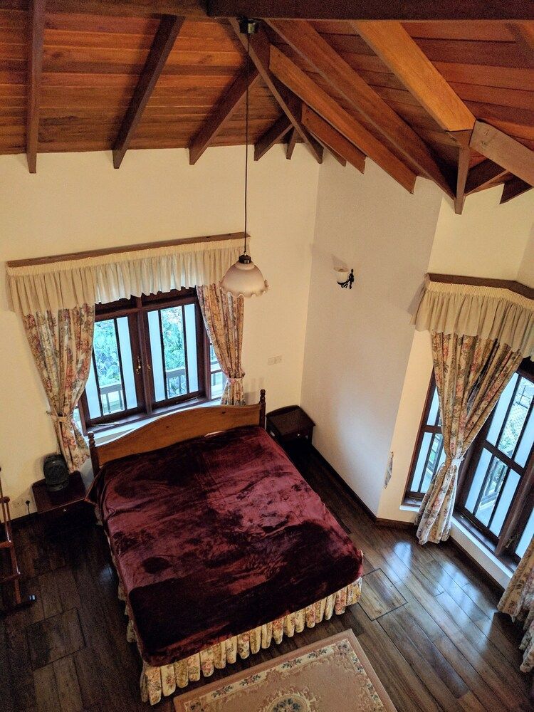 Amazing Family Home Family Room, 1 Bedroom