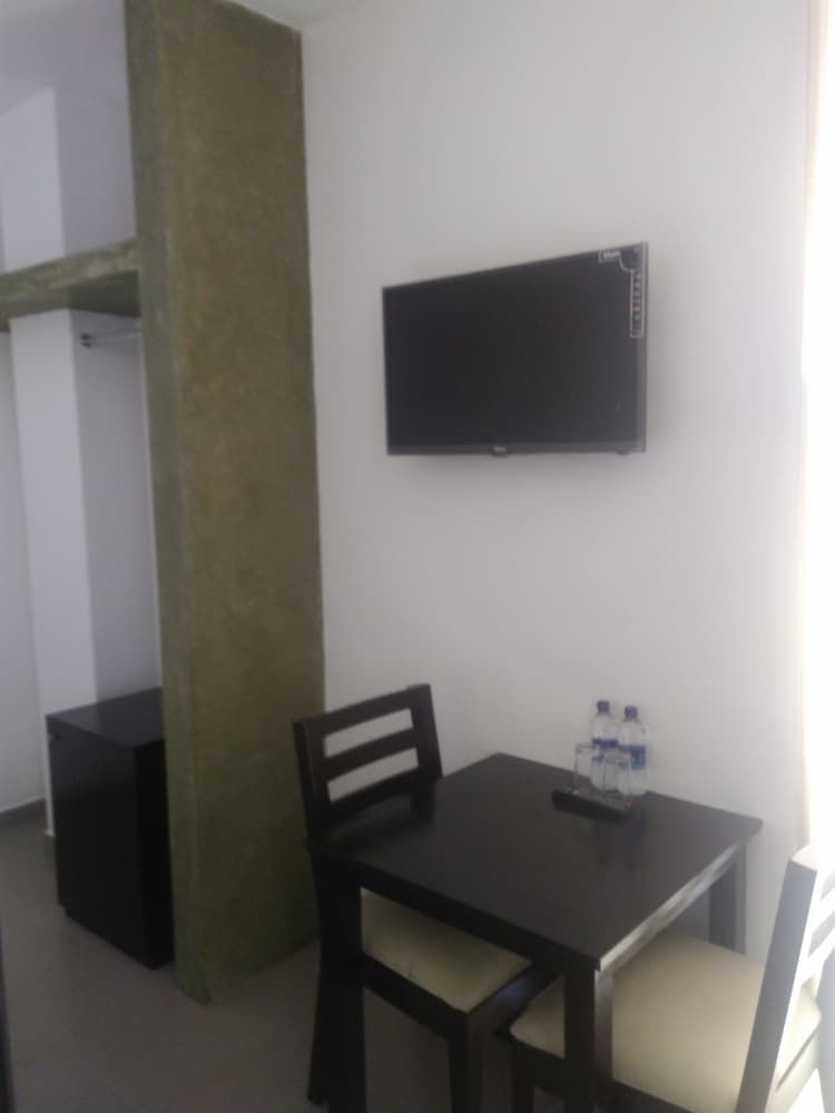 Saninro Hotel Ragama Double Room 5