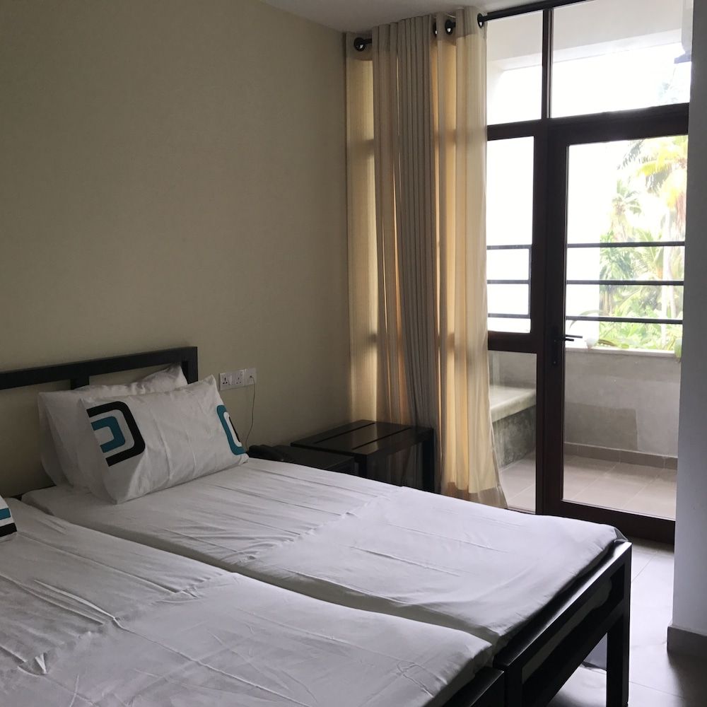 Saninro Hotel Ragama Double Room 7