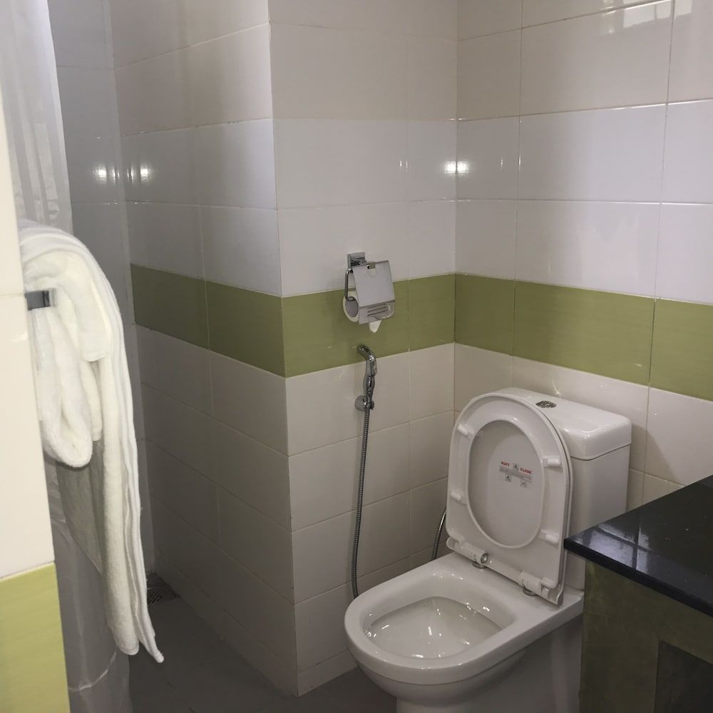 Saninro Hotel Ragama Triple Room 7