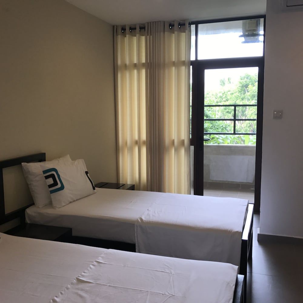 Saninro Hotel Ragama Double Room 2