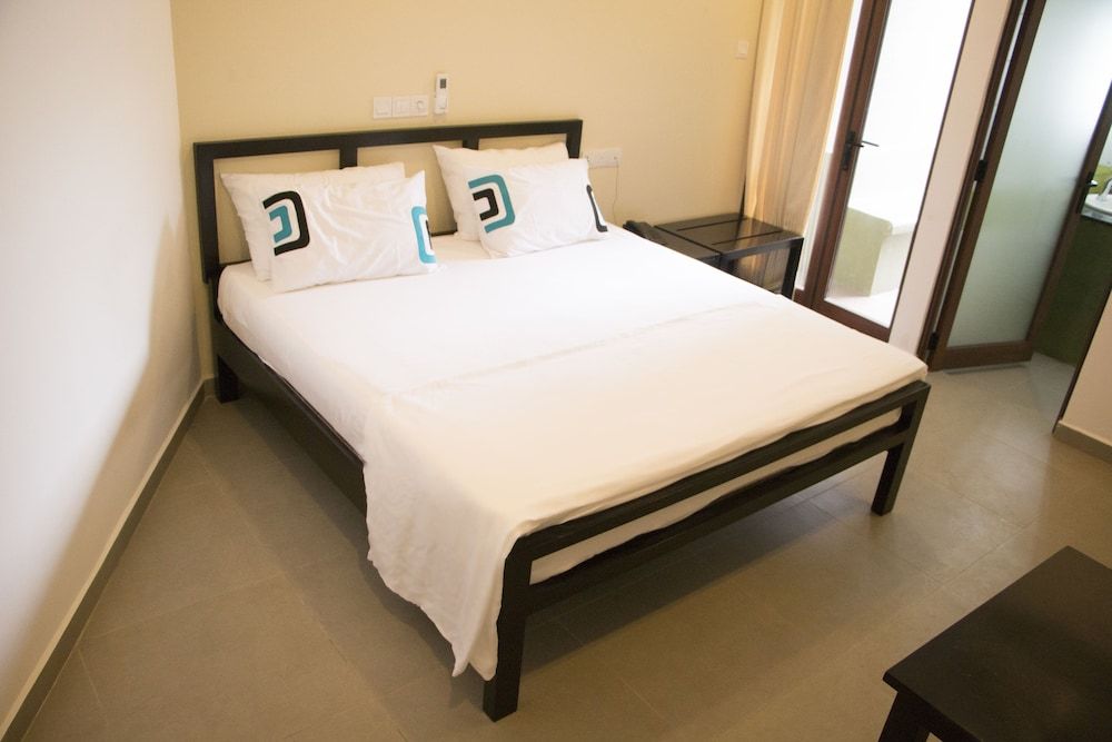 Saninro Hotel Ragama Single Room 3