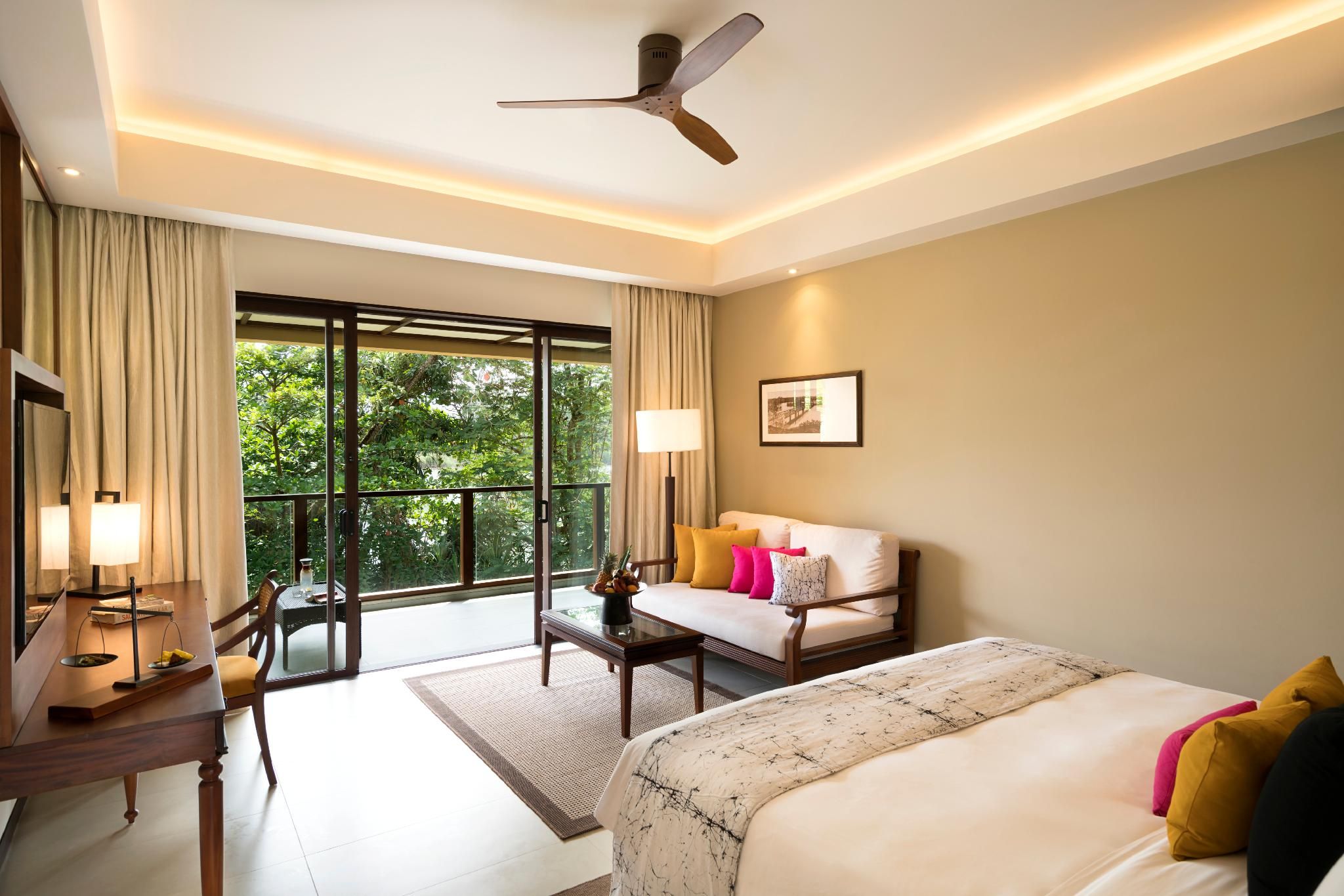 Deluxe Lagoon View Room