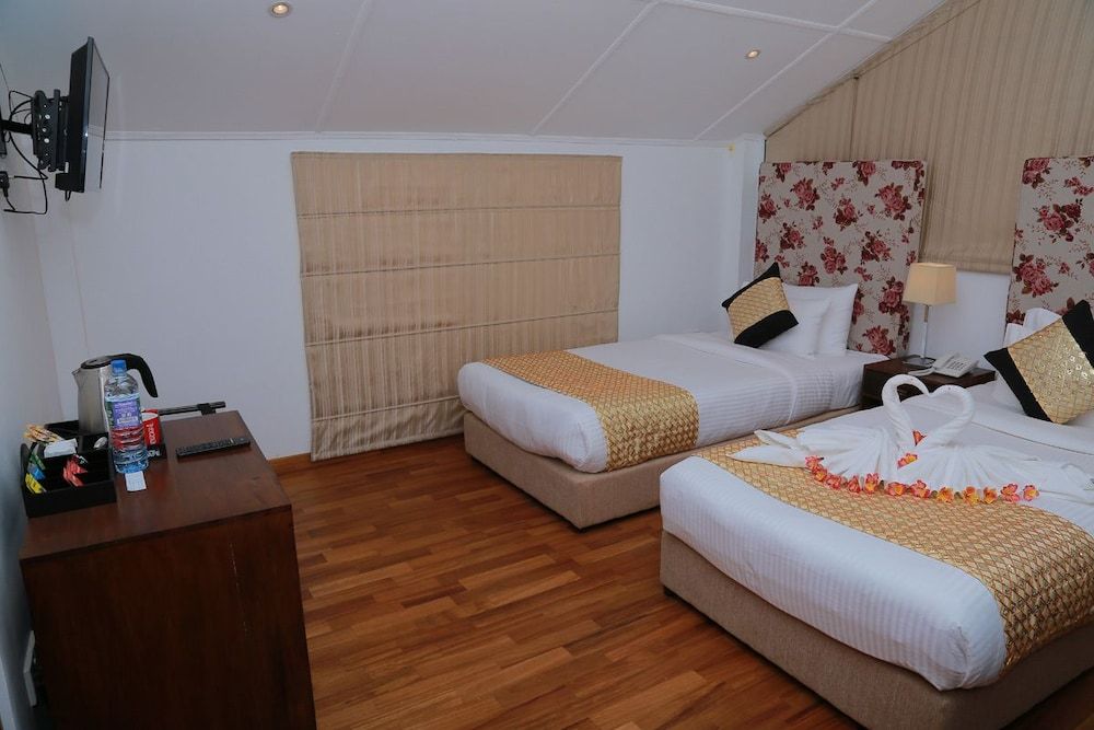 Blue Meadows - Nuwara Eliya Deluxe Apartment, 2 Bedrooms, Refrigerator & Microwave, Mountain View 5